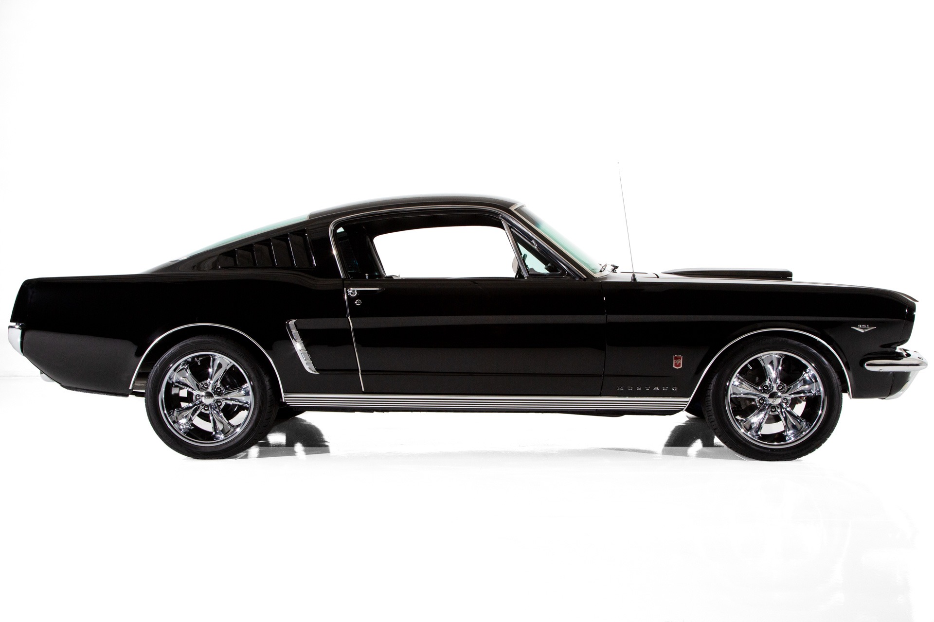 Ford Mustang 1965 черный