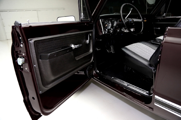 For Sale Used 1972 Chevrolet K5 Blazer Black Cherry, 4x4 Houndstooth | American Dream Machines Des Moines IA 50309