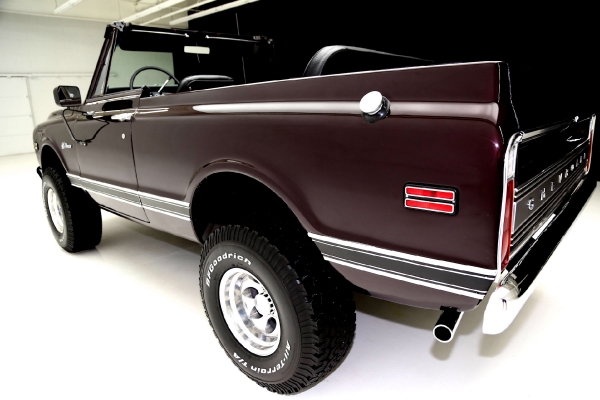 For Sale Used 1972 Chevrolet K5 Blazer Black Cherry, 4x4 Houndstooth | American Dream Machines Des Moines IA 50309