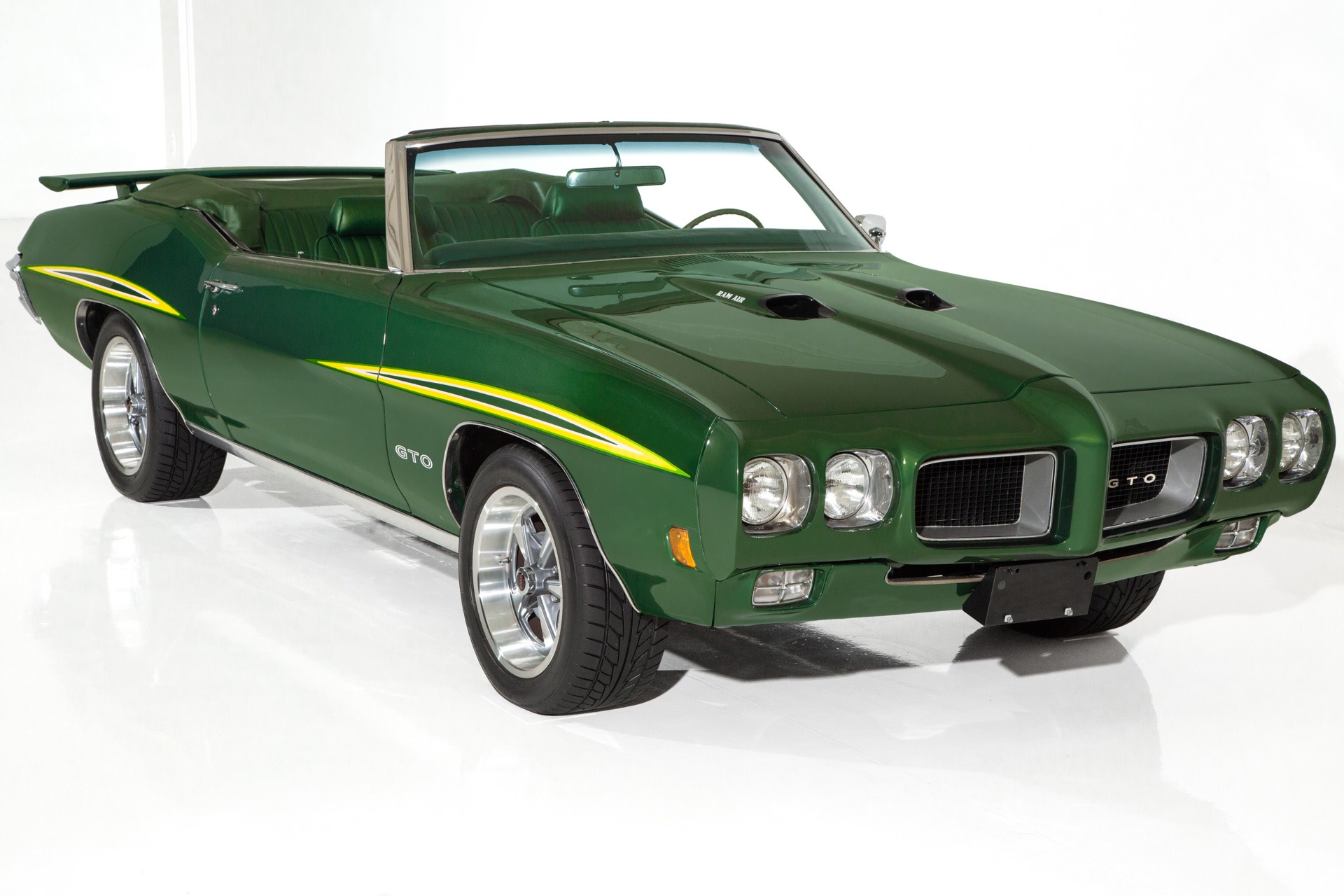 For Sale Used 1970 Pontiac GTO 400, 4-Speed  Judge Accents | American Dream Machines Des Moines IA 50309