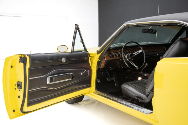 For Sale Used 1970 Dodge Charger 440 6-Pack PS PB Rotisserie Car | American Dream Machines Des Moines IA 50309