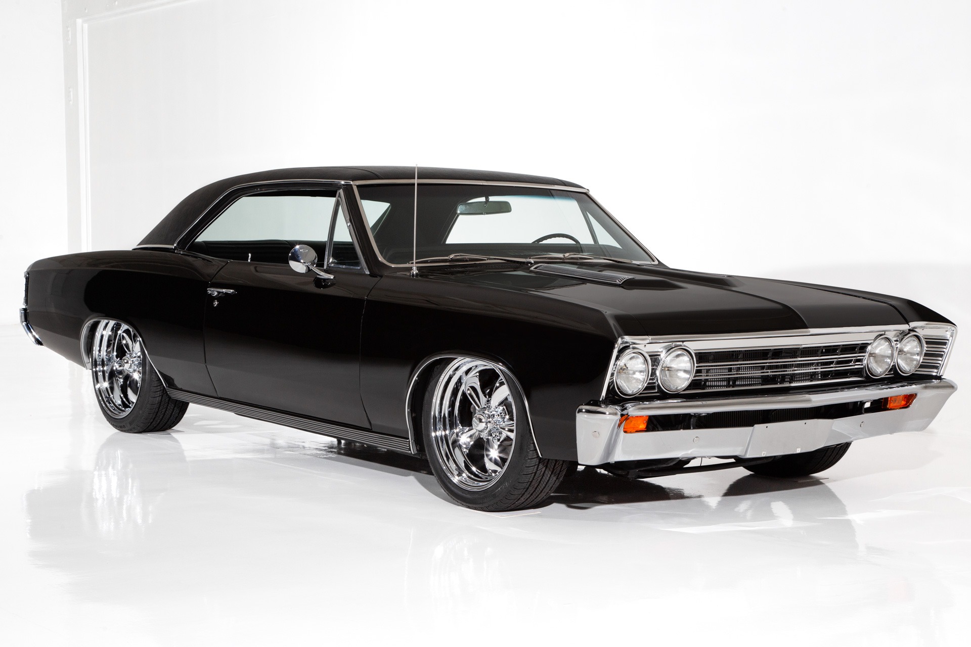 For Sale Used 1967 Chevrolet Chevelle Frame Off, Pro-Tour, Air Ride | American Dream Machines Des Moines IA 50309