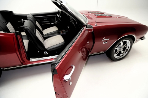 For Sale Used 1968 Chevrolet Camaro convertible convertible and  houndstooth | American Dream Machines Des Moines IA 50309