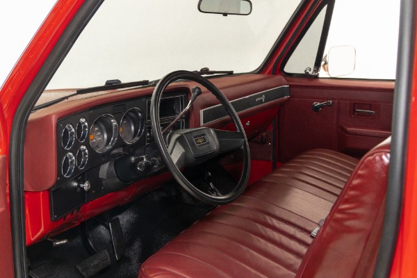 For Sale Used 1986 Chevrolet Pickup K20 4WD, 17235 Miles 350 Auto | American Dream Machines Des Moines IA 50309