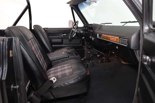 For Sale Used 1973 Chevrolet Blazer K5 4WD 350 PS PB Plaid Interior | American Dream Machines Des Moines IA 50309