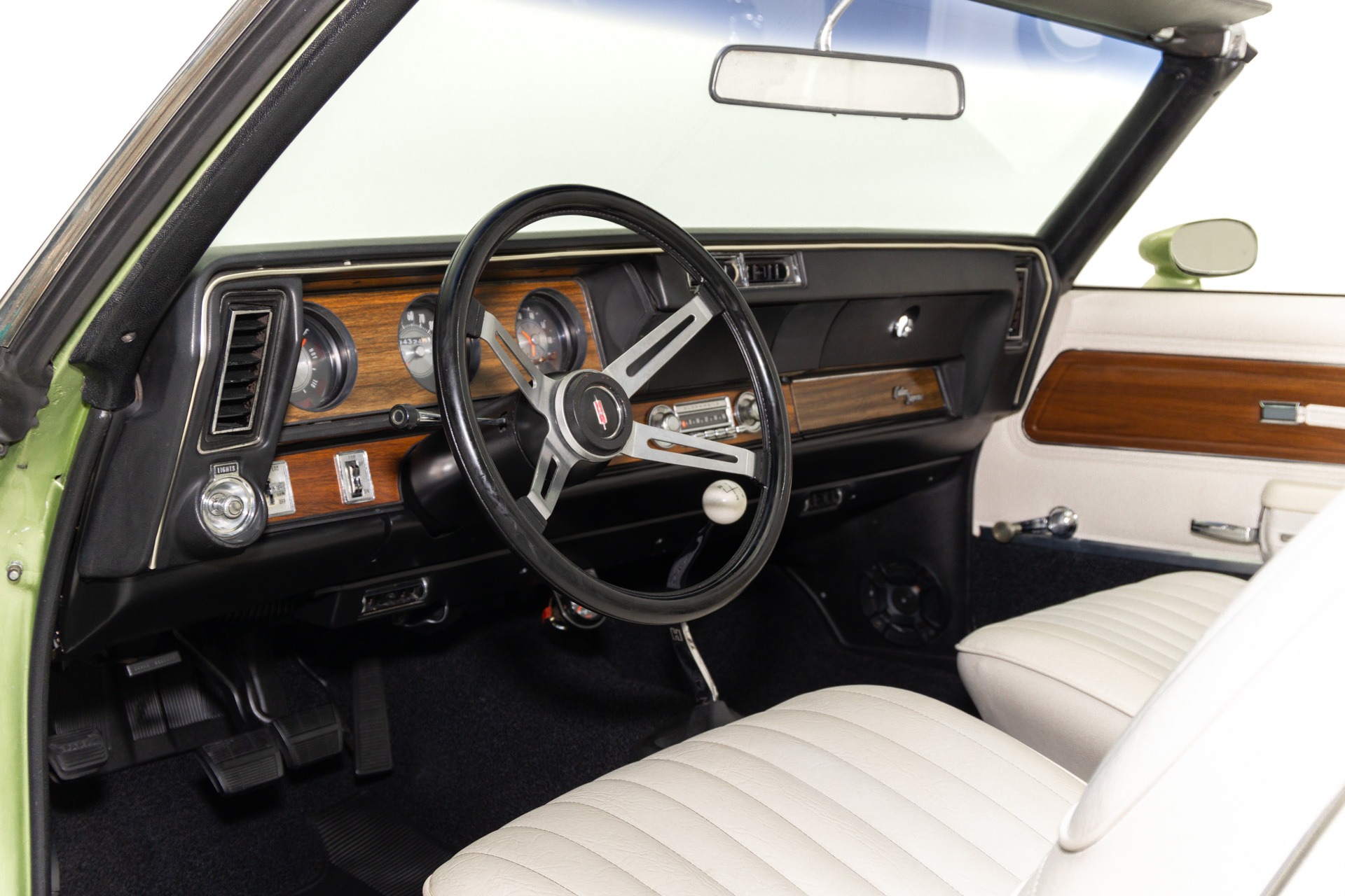 Used 1972 Oldsmobile Cutlass Rare 455 4-Speed AC PS PB | St. Petersburg, FL