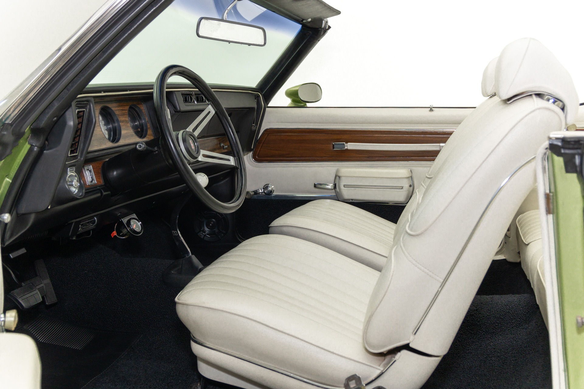 Used 1972 Oldsmobile Cutlass Rare 455 4-Speed AC PS PB | St. Petersburg, FL