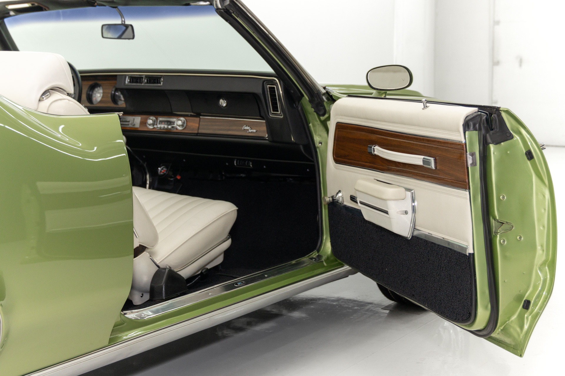 Used 1972 Oldsmobile Cutlass Rare 455 4-Speed AC PS PB | St. Petersburg, FL