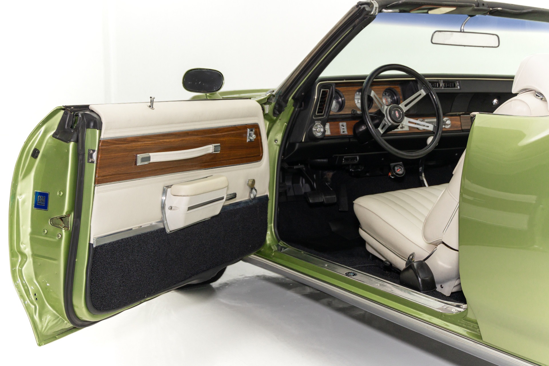 Used 1972 Oldsmobile Cutlass Rare 455 4-Speed AC PS PB | St. Petersburg, FL