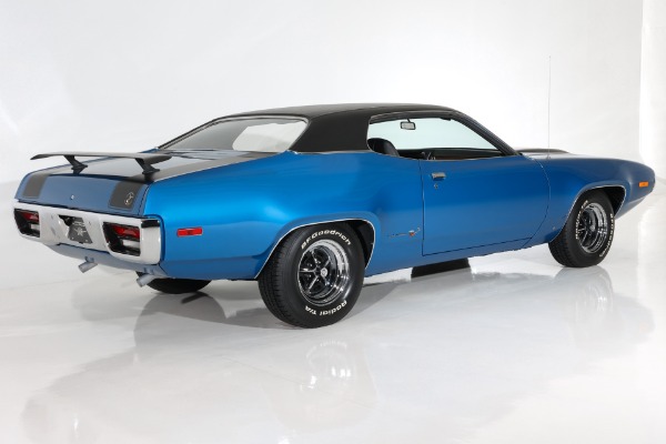 For Sale Used 1972 Plymouth Roadrunner 383, 4-Speed Pistol Grip | American Dream Machines Des Moines IA 50309