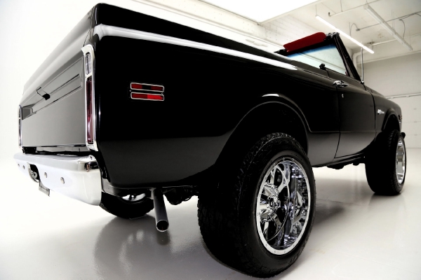 For Sale Used 1972 Chevrolet K5 Blazer 4WD Houndstooth, Chrome Wheels | American Dream Machines Des Moines IA 50309