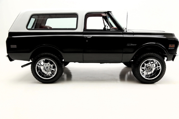 For Sale Used 1972 Chevrolet K5 Blazer 4WD Houndstooth, Chrome Wheels | American Dream Machines Des Moines IA 50309