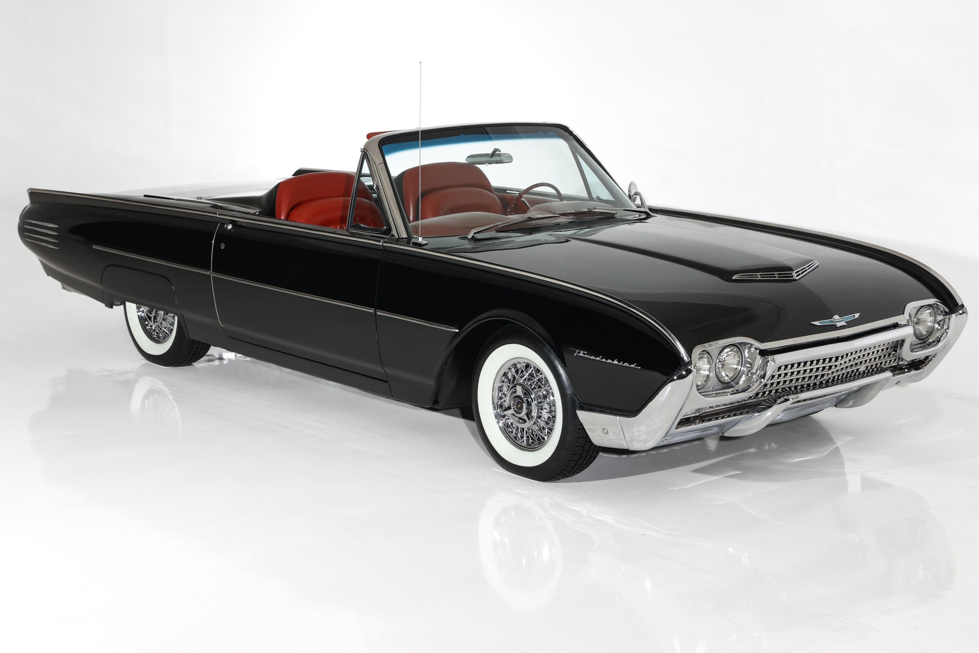 1961 Ford Thunderbird 