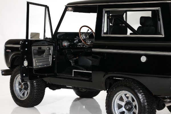 For Sale Used 1973 Ford Bronco Black 4x4 Show Truck 302 PS PB AC | American Dream Machines Des Moines IA 50309