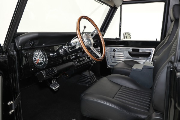 For Sale Used 1973 Ford Bronco Black 4x4 Show Truck 302 PS PB AC | American Dream Machines Des Moines IA 50309