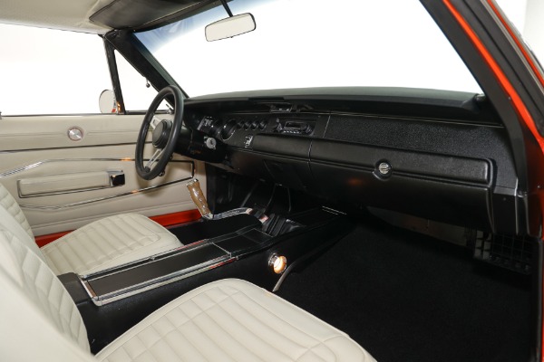For Sale Used 1970 Dodge Charger RT, 440 6-Pack, Pistol Grip 4-Spd PS PB | American Dream Machines Des Moines IA 50309