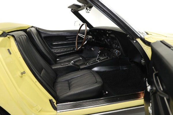 For Sale Used 1968 Chevrolet Corvette 427/390 Auto, PS, 4-Wheel Disc | American Dream Machines Des Moines IA 50309