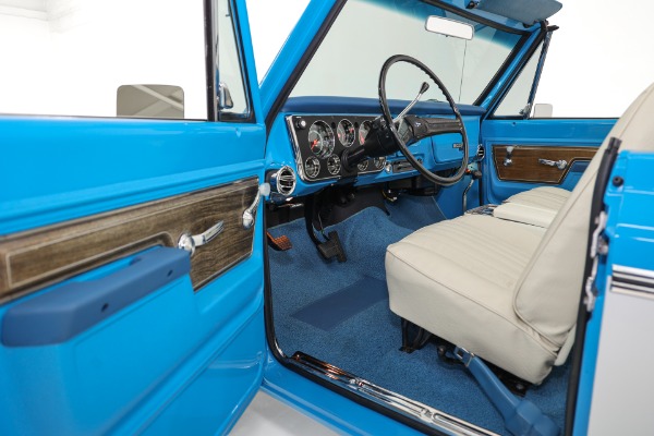 For Sale Used 1972 Chevrolet Blazer K5 Rotisserie Restored 4x4 New AC | American Dream Machines Des Moines IA 50309