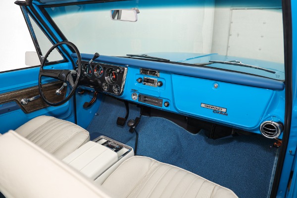 For Sale Used 1972 Chevrolet Blazer K5 Rotisserie Restored 4x4 New AC | American Dream Machines Des Moines IA 50309