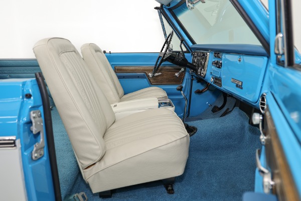 For Sale Used 1972 Chevrolet Blazer K5 Rotisserie Restored 4x4 New AC | American Dream Machines Des Moines IA 50309