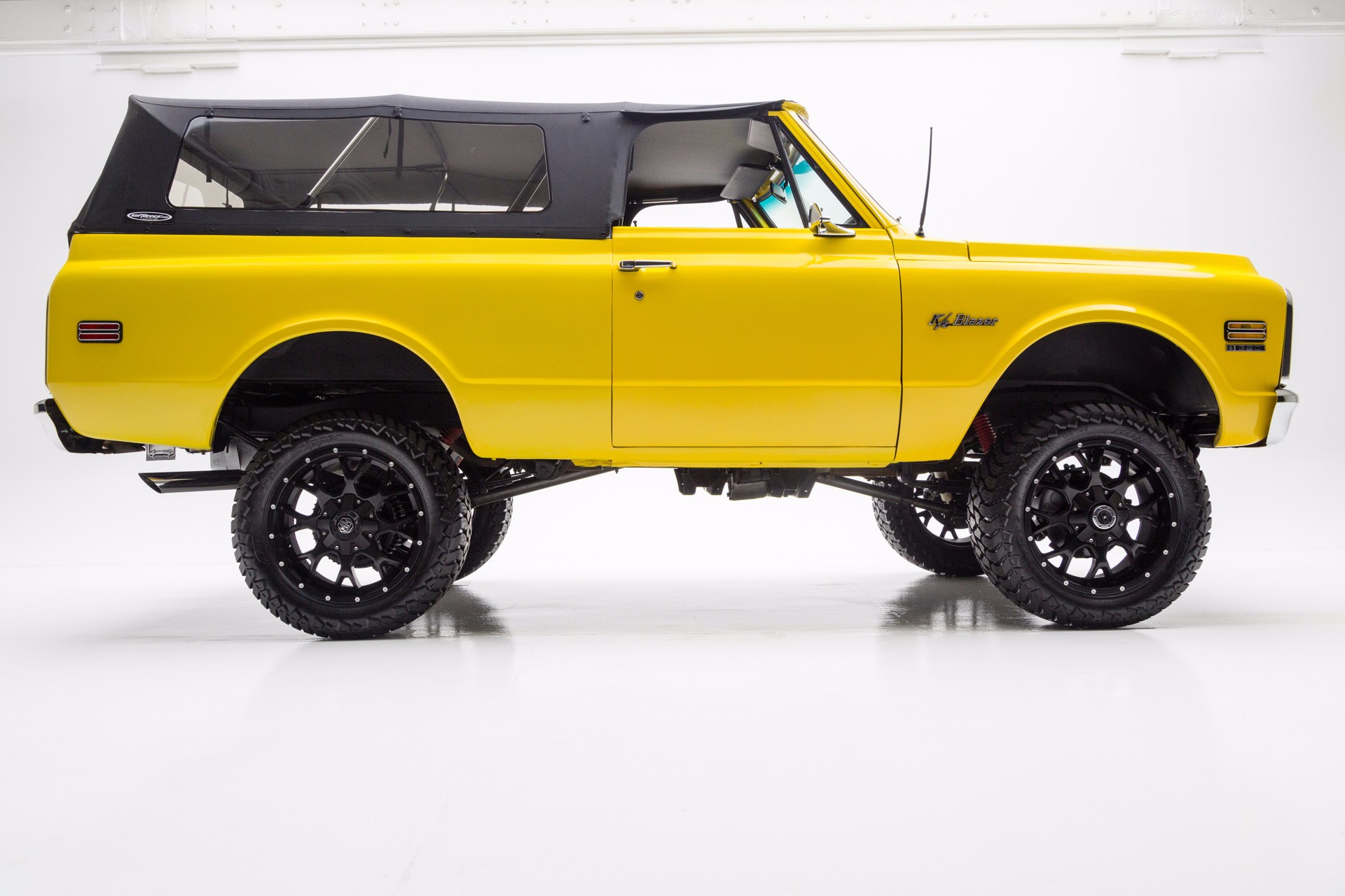 For Sale Used 1971 Chevrolet K5 Blazer Mayhem Wheels | American Dream Machines Des Moines IA 50309