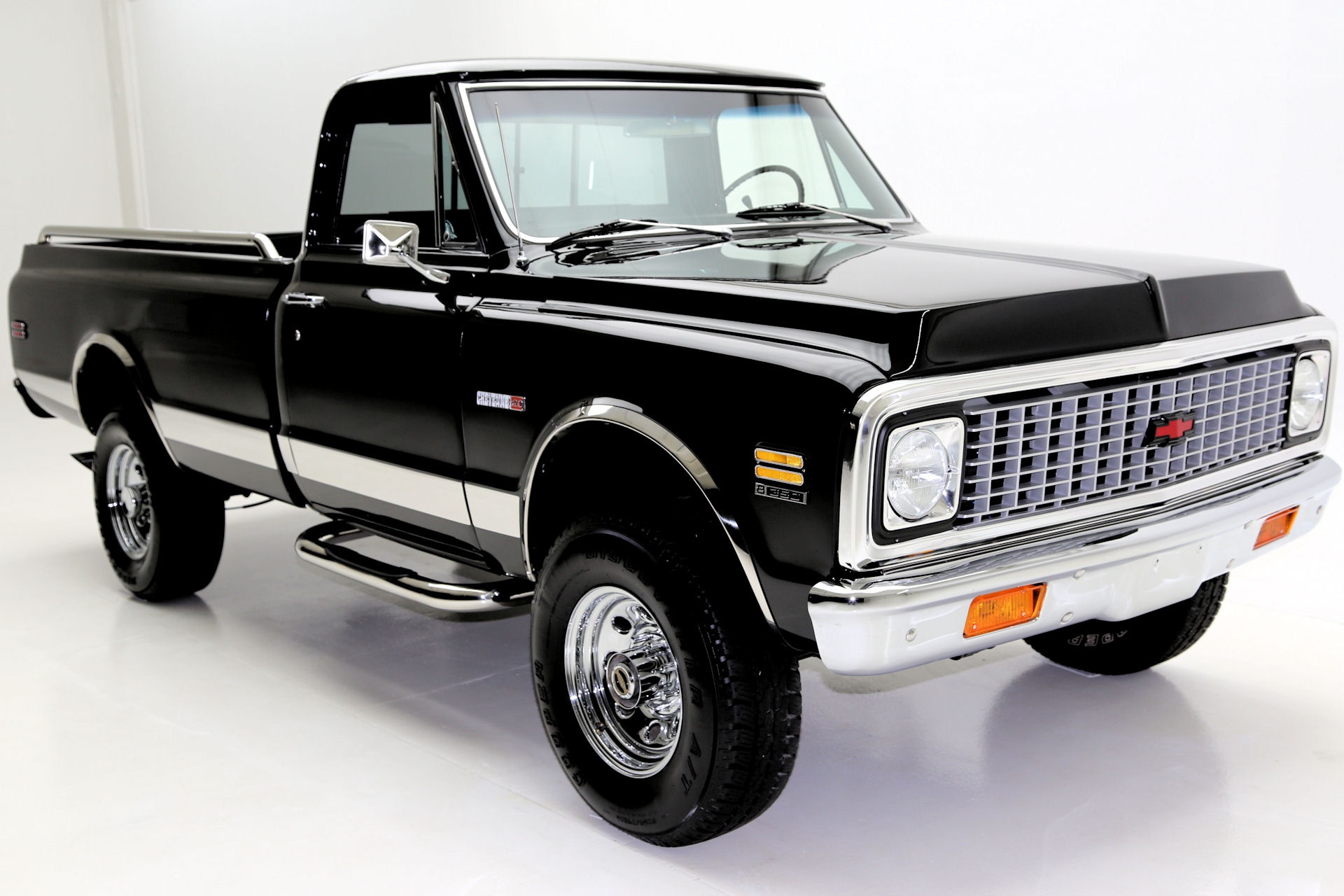 For Sale Used 1972 Chevrolet K20 Cheyenne pickup Black 4x4 Frame off | American Dream Machines Des Moines IA 50309