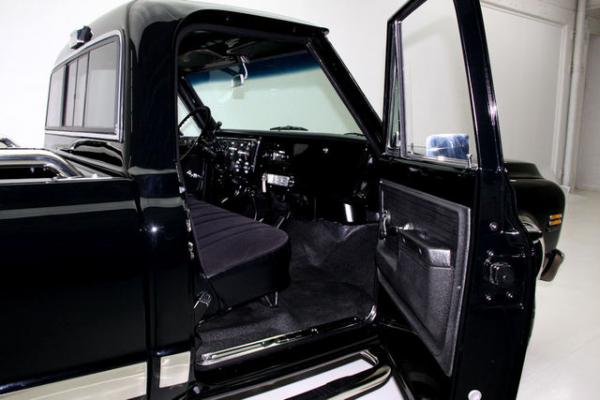 For Sale Used 1972 Chevrolet K20 Cheyenne pickup Black 4x4 Frame off | American Dream Machines Des Moines IA 50309