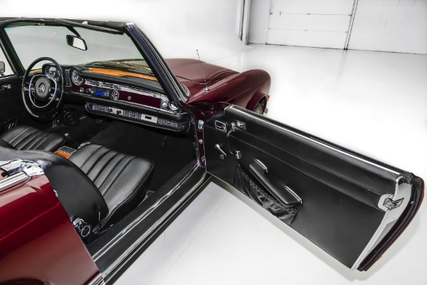 For Sale Used 1969 Mercedes 280 SL 2 Tops, Gorgeous Car | American Dream Machines Des Moines IA 50309