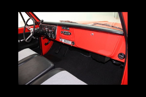 For Sale Used 1972 Chevrolet C10 Shortbox Pickup Pickup houndstooth | American Dream Machines Des Moines IA 50309