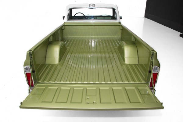 For Sale Used 1972 Chevrolet Pickup Cheyenne C10 Frame-off AC | American Dream Machines Des Moines IA 50309