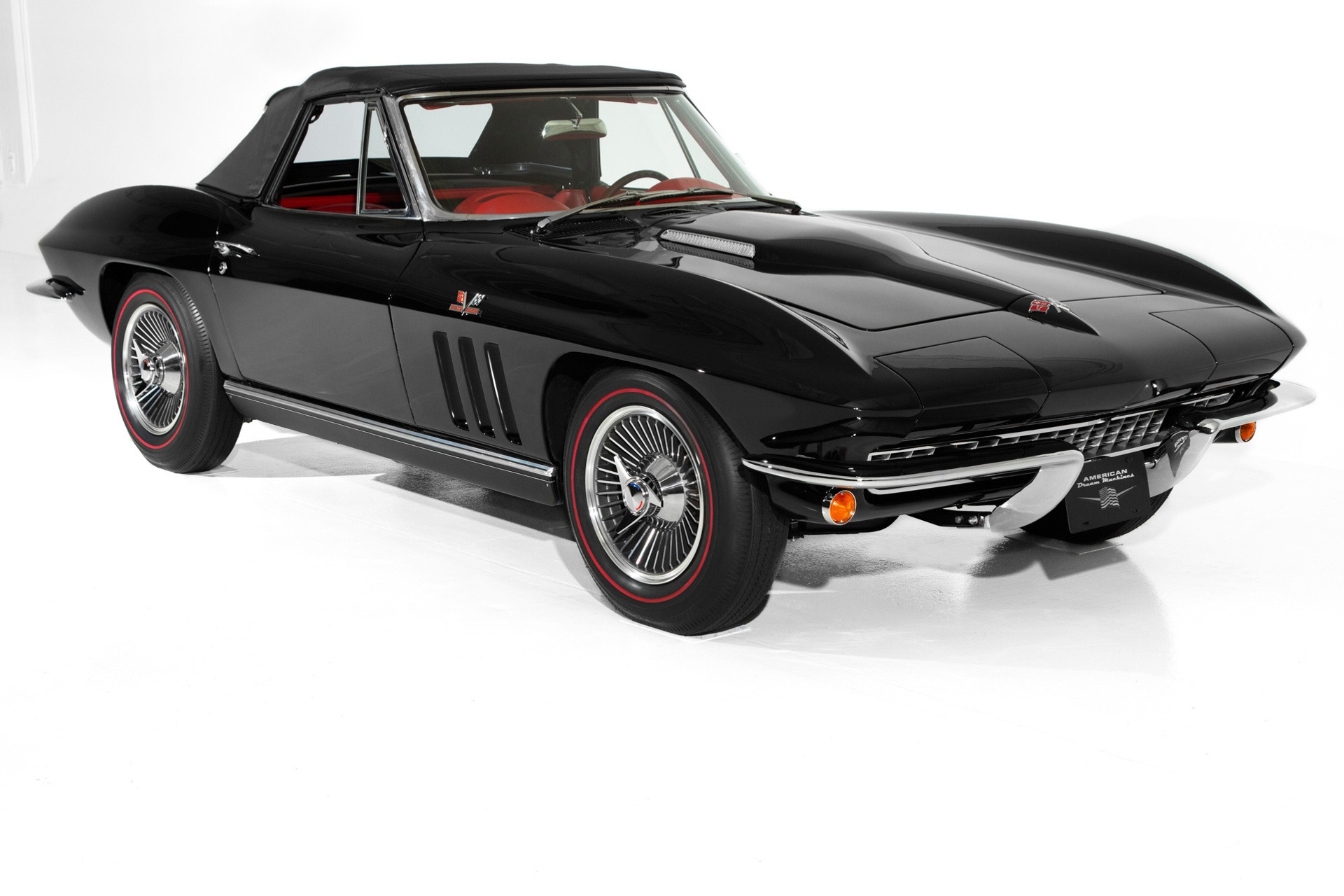 Машина черная Chevrolet Corvette